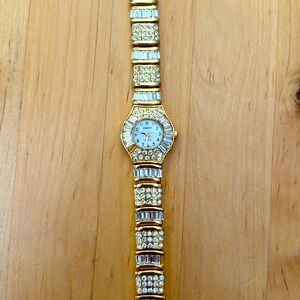 Geneva Gold Tone Rhinestone Bracelet Quartz Watch Vintage NEEDS BATTERY